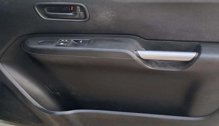 2020 Maruti IGNIS SIGMA 1.2, Petrol, Manual, 19,874 km, Driver Side Door Panels Control