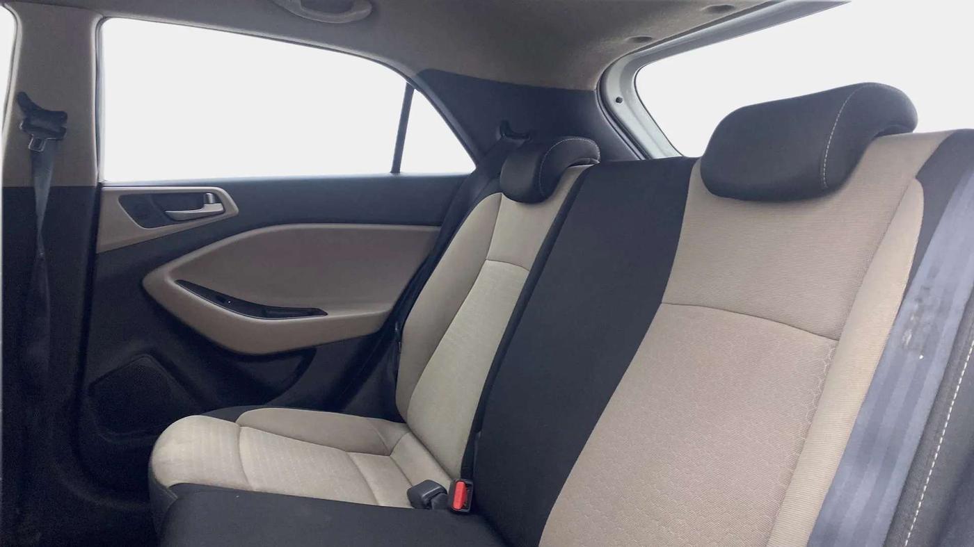 2015 Hyundai Elite i20 ASTA 1.2, Petrol, Manual, 78,993 km, Right Side Rear Door Cabin