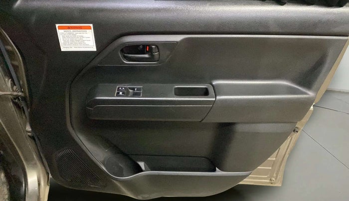 2020 Maruti New Wagon-R LXI CNG (O) 1.0, CNG, Manual, 73,765 km, Driver Side Door Panels Control