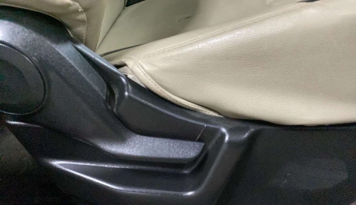 2020 Maruti New Wagon-R LXI CNG (O) 1.0, CNG, Manual, 73,765 km, Driver Side Adjustment Panel