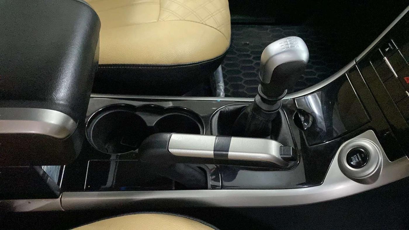 2019 Mahindra XUV500 W7, Diesel, Manual, 89,344 km, Gear Lever