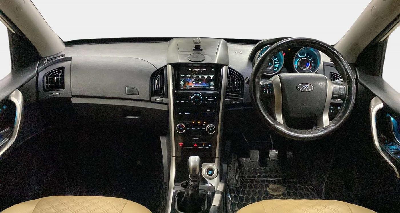 2019 Mahindra XUV500 W7, Diesel, Manual, 89,344 km, Dashboard