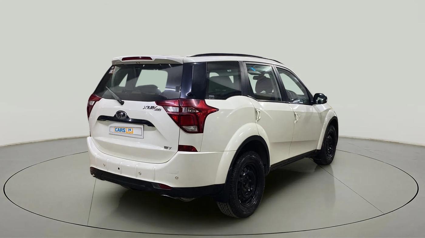2019 Mahindra XUV500 W7, Diesel, Manual, 89,344 km, Right Back Diagonal