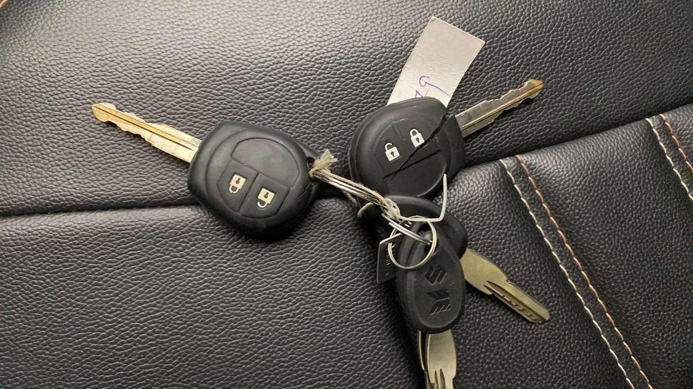 2016 Maruti Swift LXI (O), Petrol, Manual, 50,176 km, Key Close Up