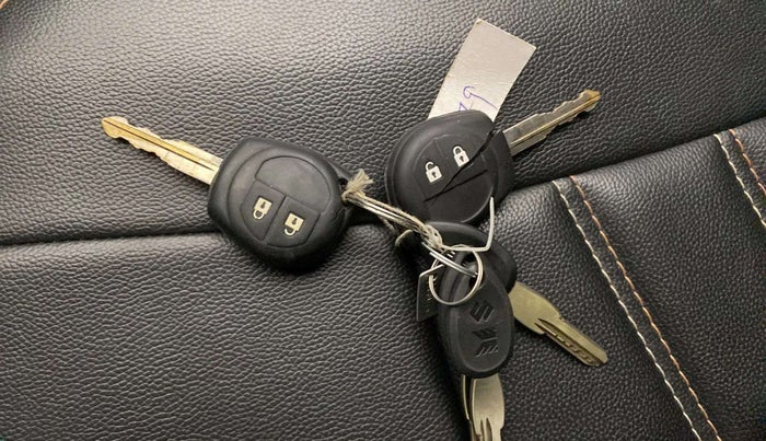 2016 Maruti Swift LXI (O), Petrol, Manual, 50,176 km, Key Close Up