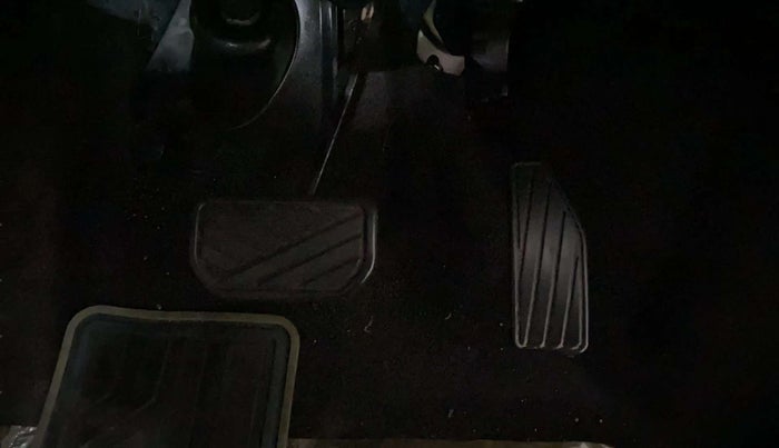2022 Maruti IGNIS DELTA 1.2 AMT, Petrol, Automatic, 4,145 km, Pedals