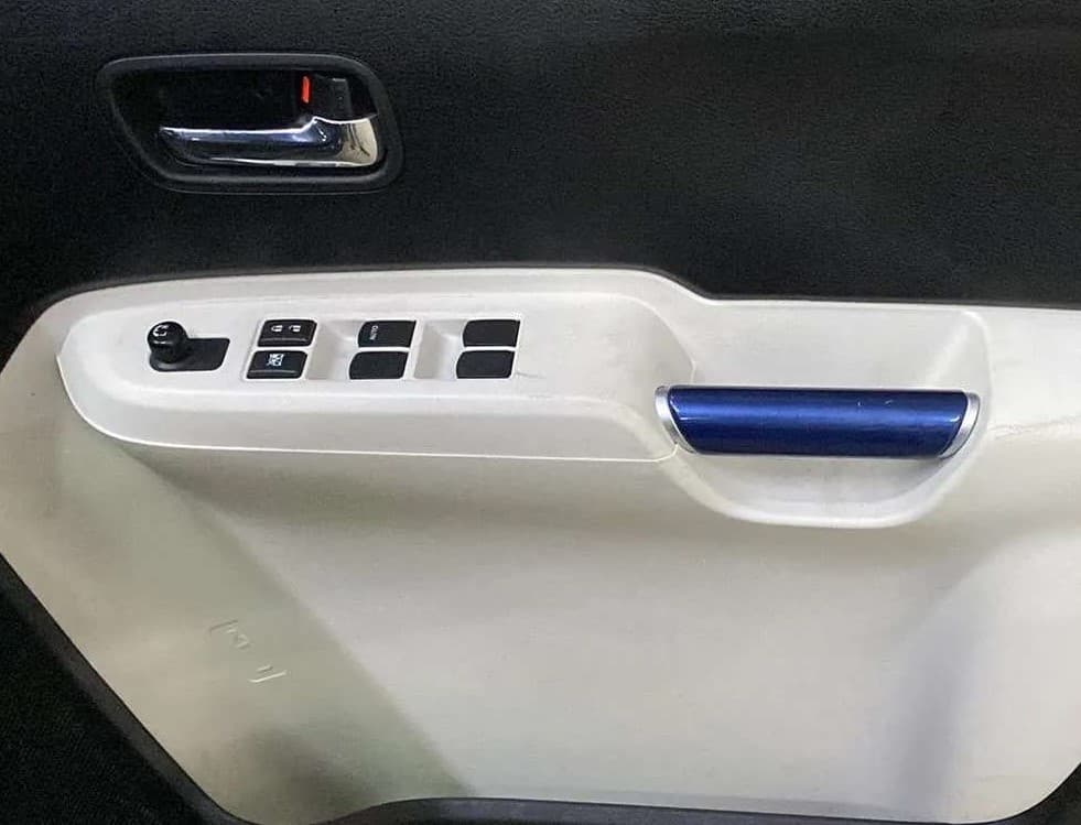 2022 Maruti IGNIS DELTA 1.2 AMT, Petrol, Automatic, 4,145 km, Driver Side Door Panels Control
