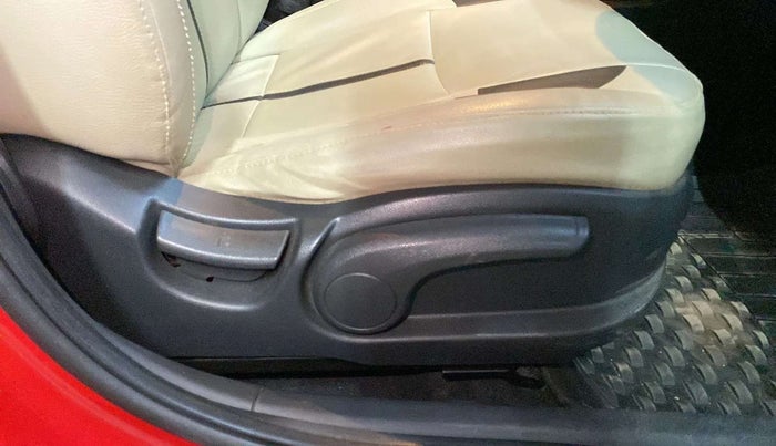 2015 Hyundai Elite i20 ASTA 1.2, Petrol, Manual, 40,078 km, Driver Side Adjustment Panel