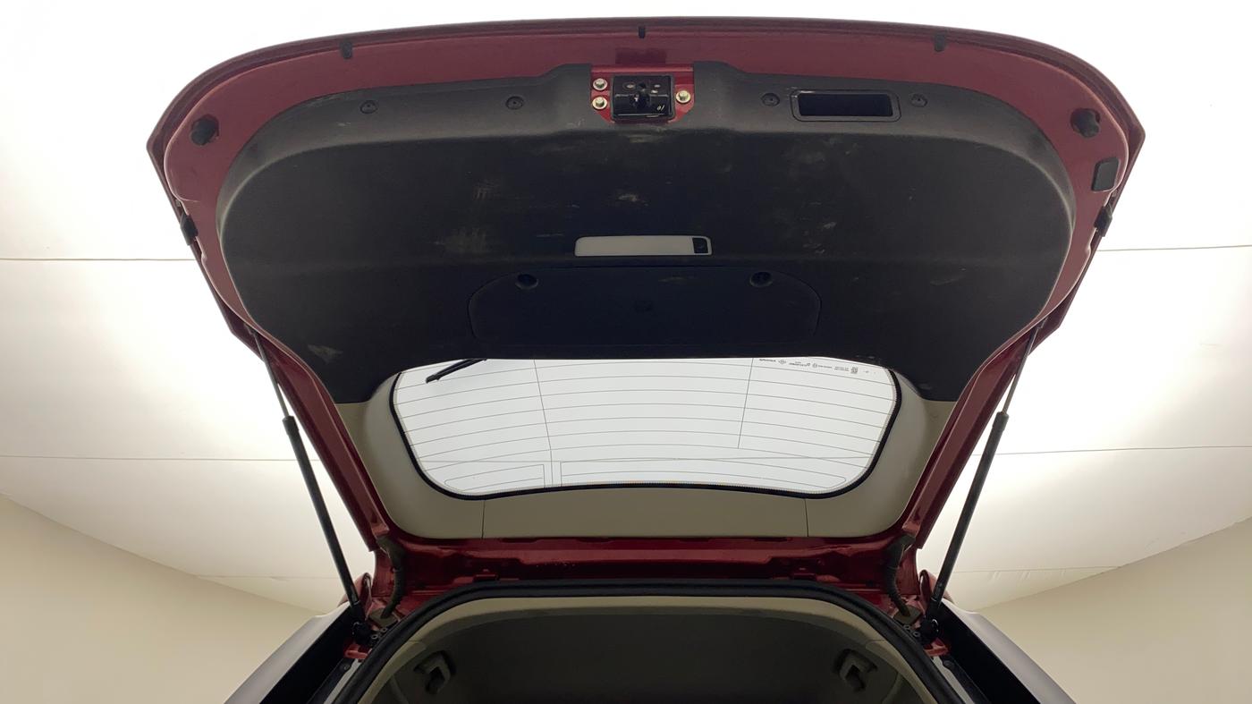 2018 Mahindra XUV500 W11 (O) AWD AT, Diesel, Automatic, 52,734 km, Boot Door Open