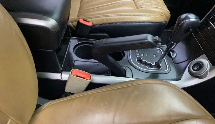 2018 Mahindra XUV500 W11 (O) AWD AT, Diesel, Automatic, 52,734 km, Gear Lever