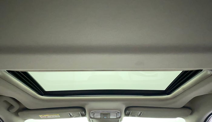 2018 Mahindra XUV500 W11 (O) AWD AT, Diesel, Automatic, 52,734 km, Moonroof/ Sunroof