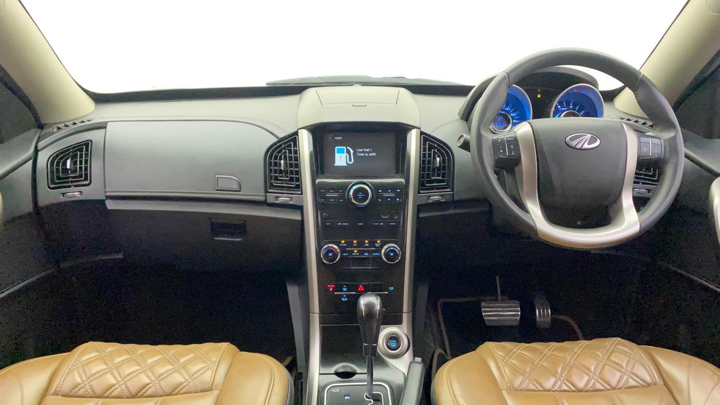 2018 Mahindra XUV500 W11 (O) AWD AT, Diesel, Automatic, 52,734 km, Dashboard