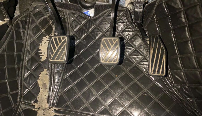 2021 Maruti Baleno DELTA PETROL 1.2, Petrol, Manual, 23,307 km, Pedals