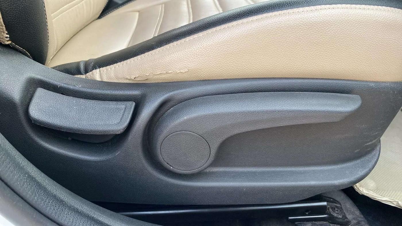 2021 Hyundai Verna SX 1.5 VTVT, Petrol, Manual, 29,146 km, Driver Side Adjustment Panel