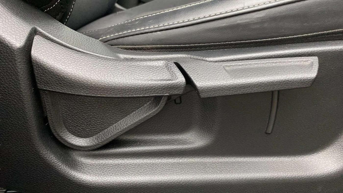2022 KIA CARENS PRESTIGE PLUS 1.4 PETROL 7 STR, Petrol, Manual, 12,500 km, Driver Side Adjustment Panel