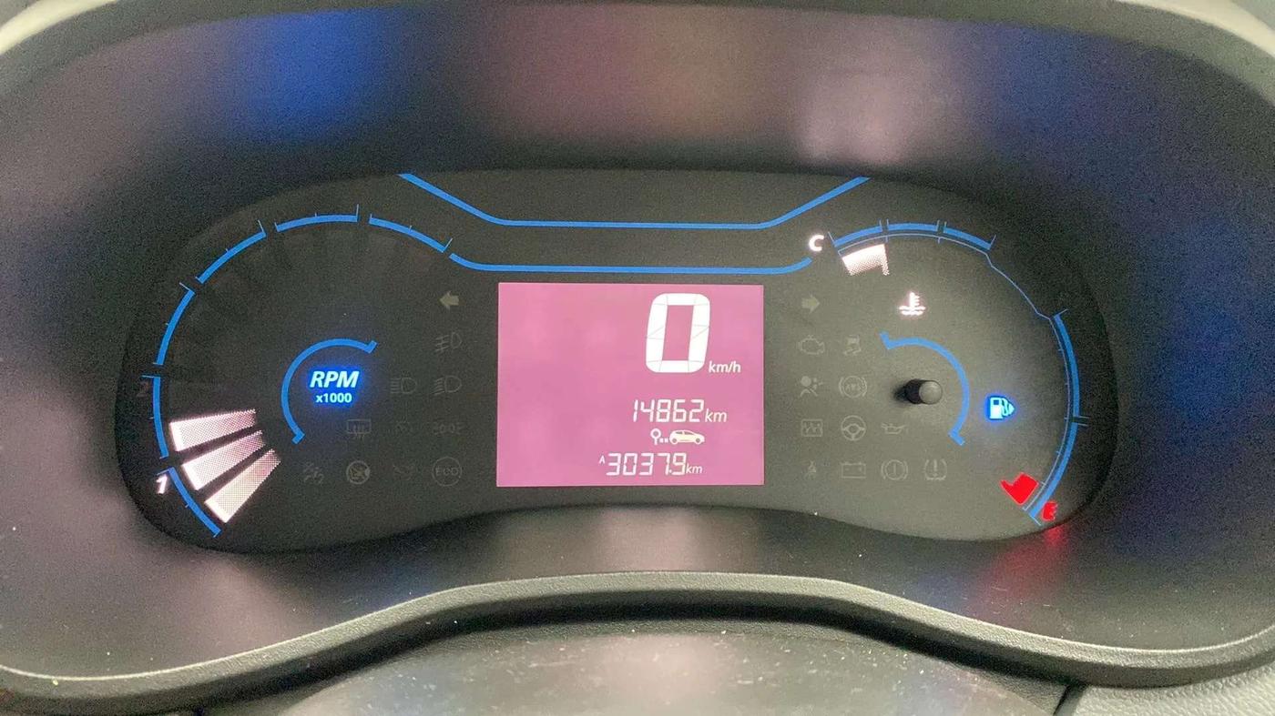 2020 Renault Kwid RXT 1.0 (O), Petrol, Manual, 30,759 km, Odometer Image