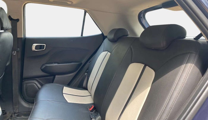 2021 Hyundai VENUE SX 1.0 TURBO, Petrol, Manual, 22,735 km, Right Side Rear Door Cabin