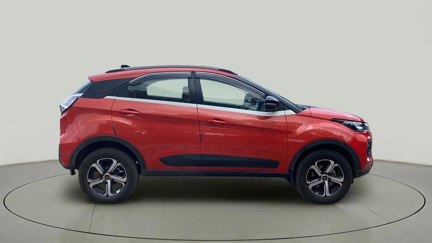 2022 Tata NEXON XZA PLUS PETROL, Petrol, Automatic, 9,889 km, Right Side