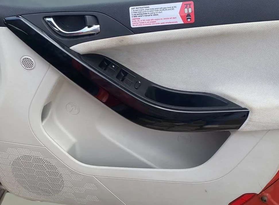 2022 Tata NEXON XZA PLUS PETROL, Petrol, Automatic, 9,889 km, Driver Side Door Panels Control