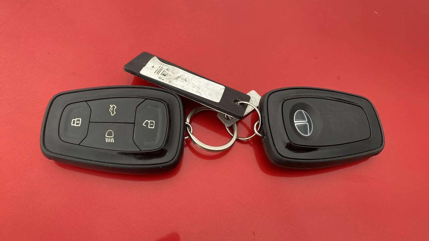 2020 Tata ALTROZ XT PETROL, Petrol, Manual, 32,209 km, Key Close Up