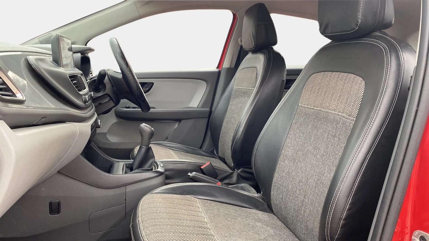 2020 Tata ALTROZ XT PETROL, Petrol, Manual, 32,209 km, Right Side Front Door Cabin