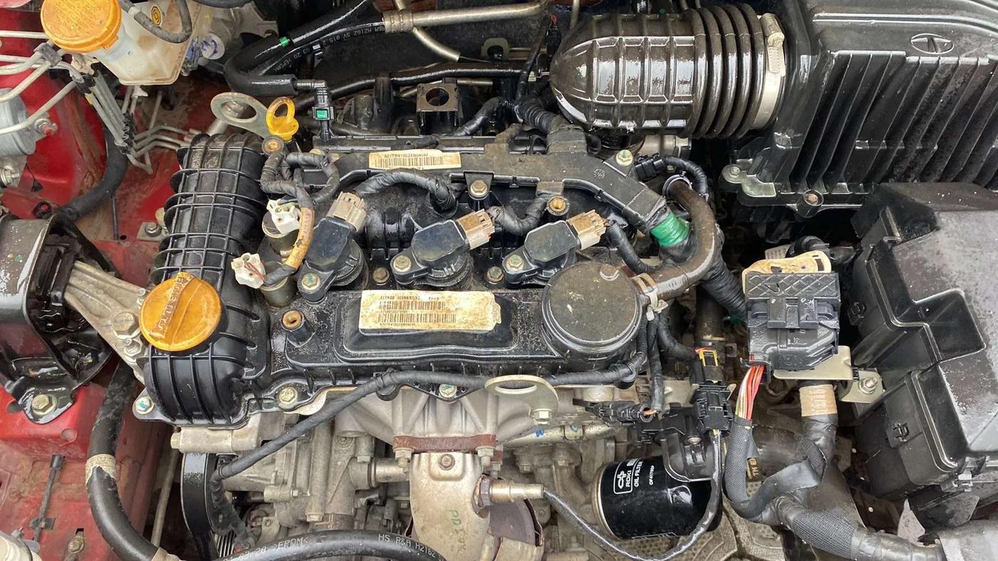 2020 Tata ALTROZ XT PETROL, Petrol, Manual, 32,209 km, Open Bonet