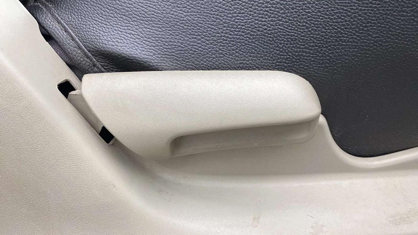 2017 Maruti Celerio VXI (O), Petrol, Manual, 34,060 km, Driver Side Adjustment Panel