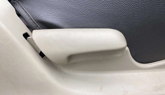 2017 Maruti Celerio VXI (O), Petrol, Manual, 34,060 km, Driver Side Adjustment Panel