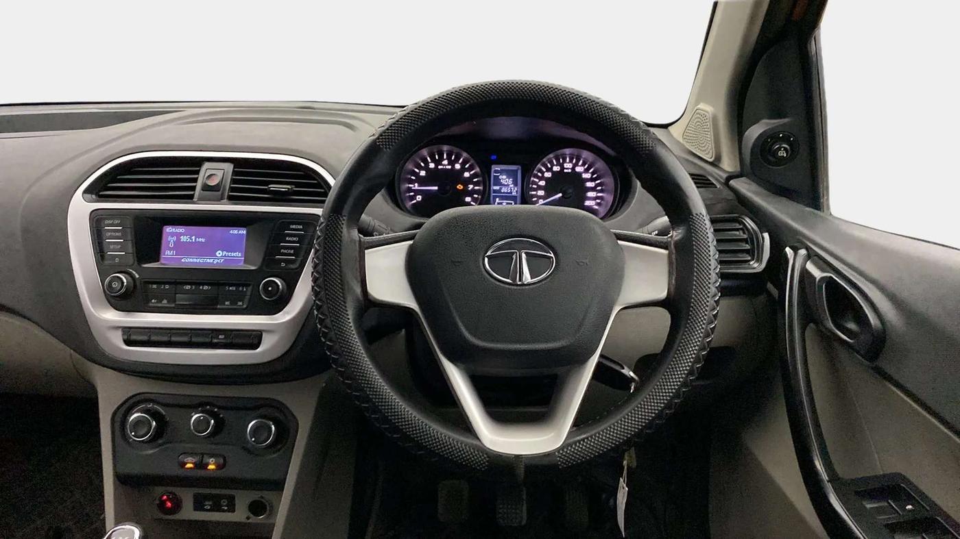 2016 Tata Tiago XT PETROL, CNG, Manual, 86,753 km, Steering Wheel Close Up