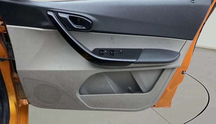 2016 Tata Tiago XT PETROL, CNG, Manual, 86,753 km, Driver Side Door Panels Control