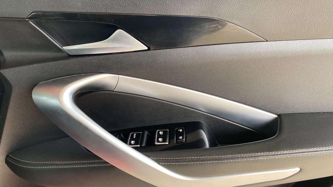 2019 MG HECTOR SHARP 1.5 DCT PETROL, Petrol, Automatic, 35,303 km, Driver Side Door Panels Control