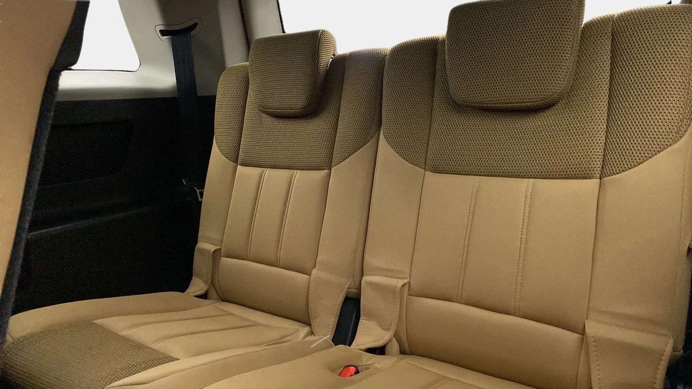 2020 Mahindra XUV500 W7, Diesel, Manual, 30,941 km, Third Seat Row ( optional )
