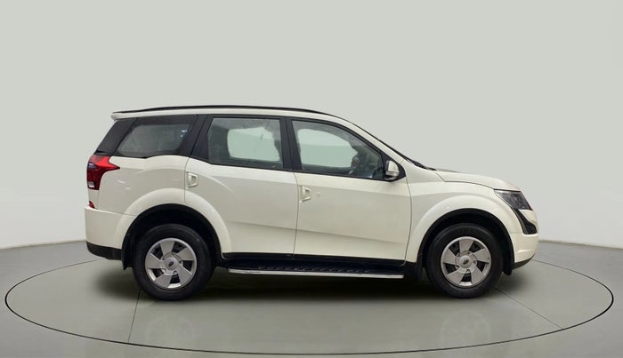 2020 Mahindra XUV500 W7, Diesel, Manual, 30,941 km, Right Side View