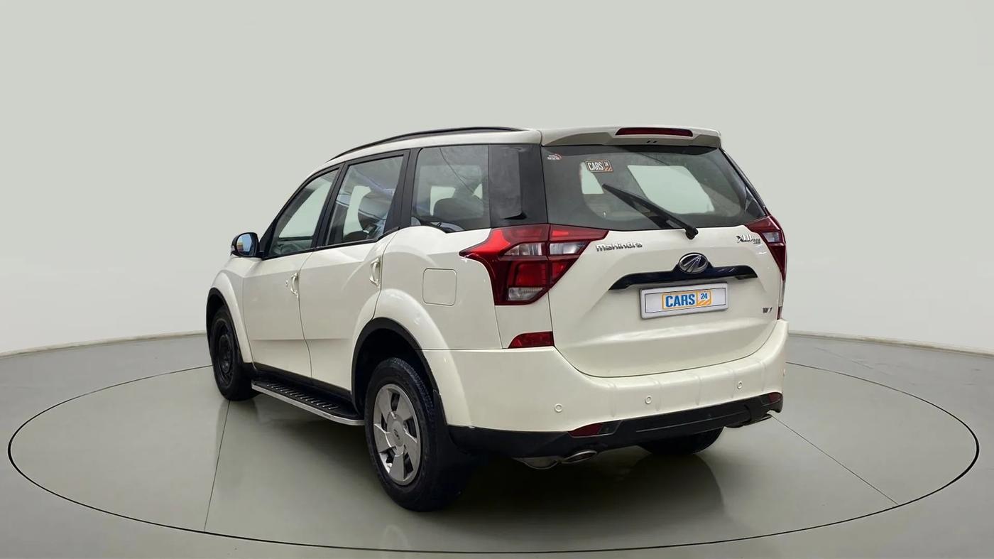 2020 Mahindra XUV500 W7, Diesel, Manual, 30,941 km, Left Back Diagonal