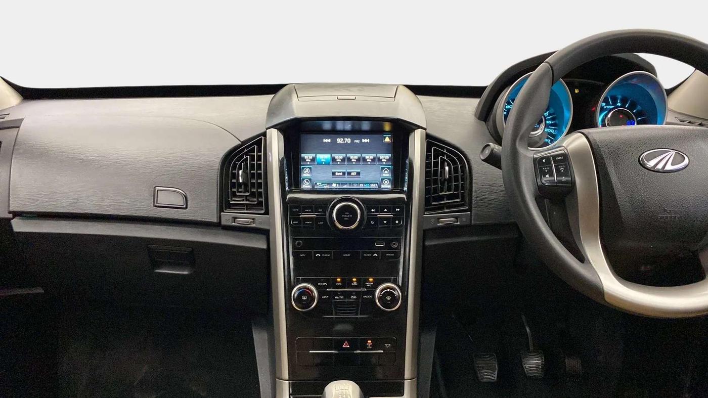 2020 Mahindra XUV500 W7, Diesel, Manual, 30,941 km, Air Conditioner