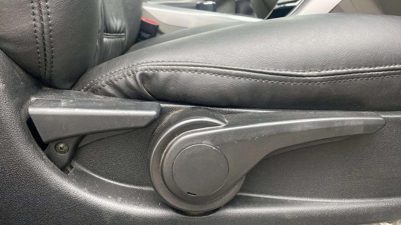 2018 Tata NEXON XZ PLUS PETROL, Petrol, Manual, 59,693 km, Driver Side Adjustment Panel