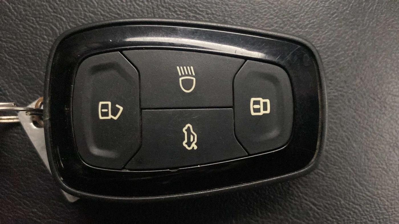 2018 Tata NEXON XZ PLUS PETROL, Petrol, Manual, 59,693 km, Key Close Up