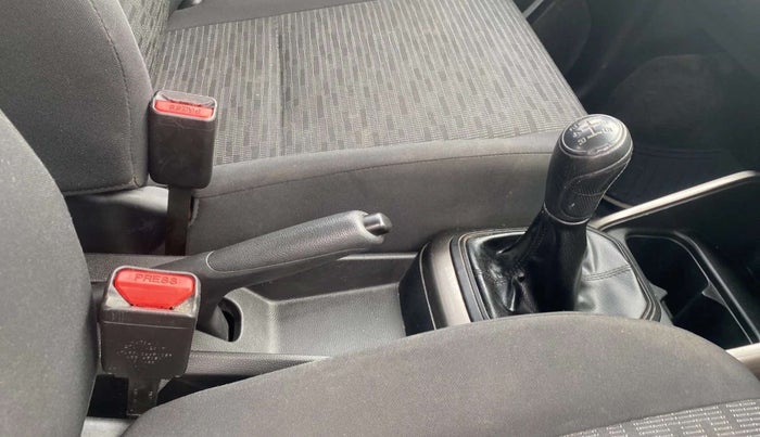 2018 Maruti IGNIS SIGMA 1.2, Petrol, Manual, 44,859 km, Gear Lever
