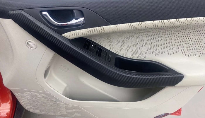 2023 Tata NEXON XZA PLUS DIESEL (L), Diesel, Automatic, 25,005 km, Driver Side Door Panels Control