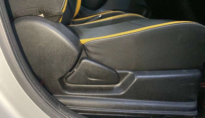 2022 Renault Kwid CLIMBER 1.0 AMT, Petrol, Automatic, 37,487 km, Driver Side Adjustment Panel