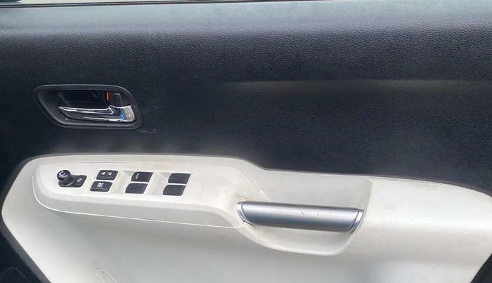 2021 Maruti IGNIS ZETA 1.2 AMT, Petrol, Automatic, 33,408 km, Driver Side Door Panels Control