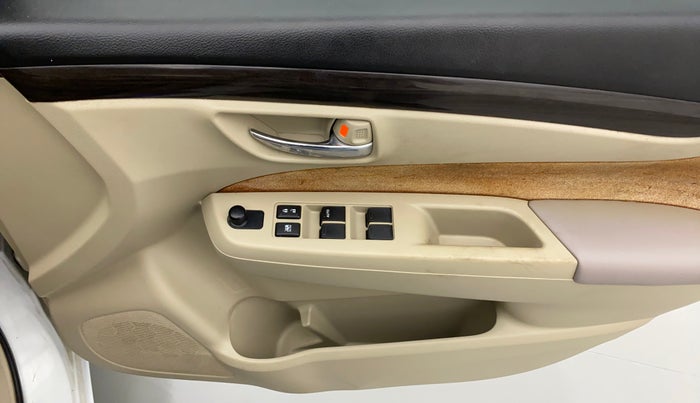 2017 Maruti Ciaz VDI+ SHVS, Diesel, Manual, 51,247 km, Driver Side Door Panels Control