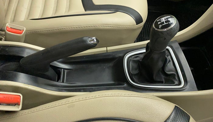 2017 Maruti Ciaz VDI+ SHVS, Diesel, Manual, 51,247 km, Gear Lever