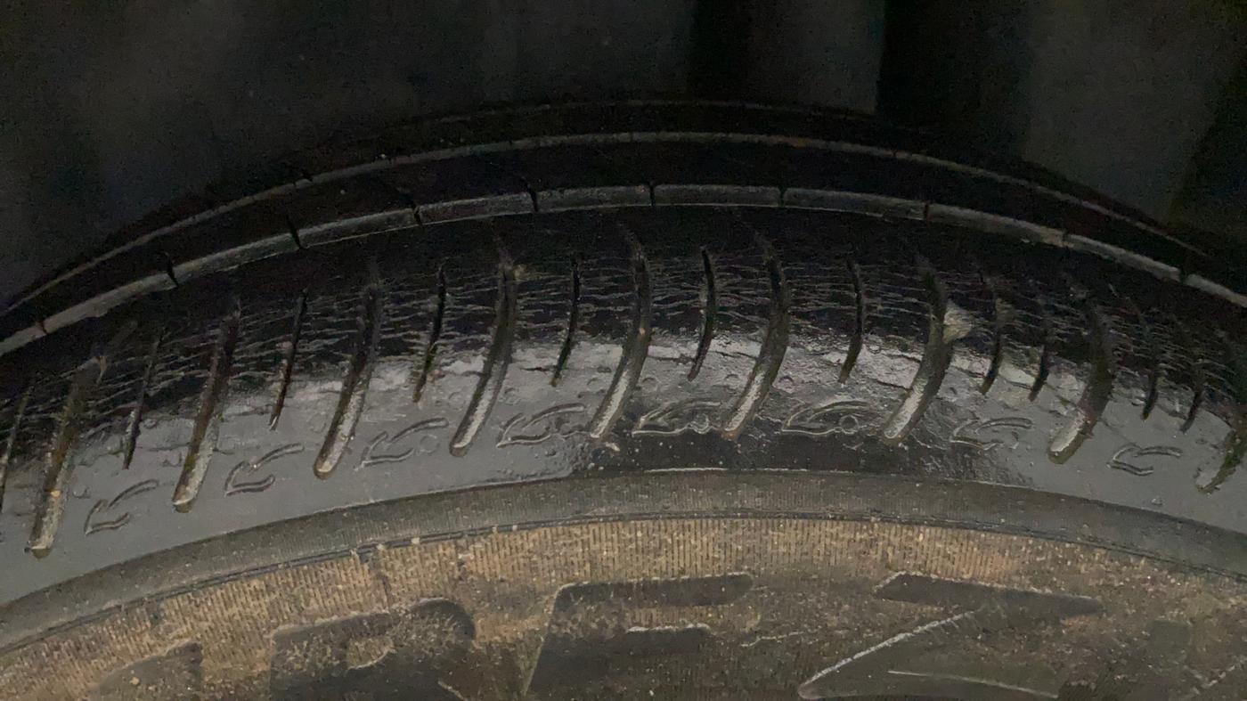 2017 Maruti Ciaz DELTA 1.4 MT PETROL, Petrol, Manual, 1,02,069 km, Left Rear Tyre Tread