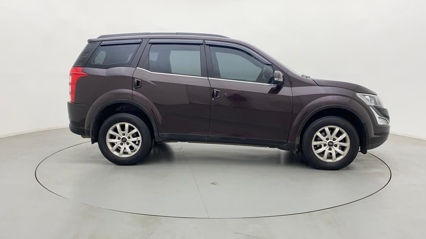 2018 Mahindra XUV500 W10 AT, Diesel, Automatic, 1,00,457 km, Right Side View