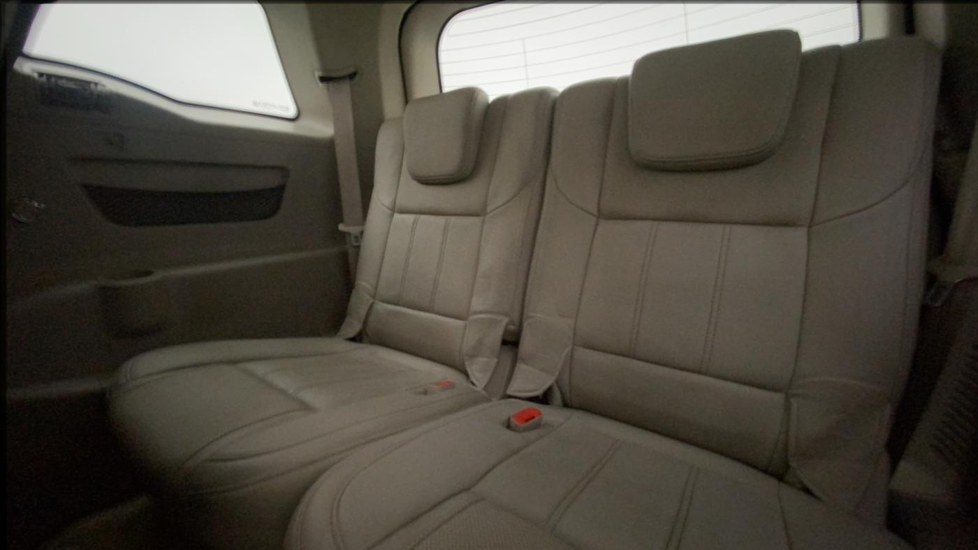 2018 Mahindra XUV500 W10 AT, Diesel, Automatic, 1,00,457 km, Third Seat Row ( optional )