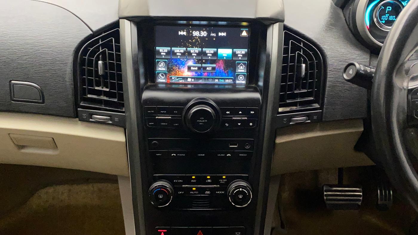 2018 Mahindra XUV500 W10 AT, Diesel, Automatic, 1,00,457 km, Air Conditioner