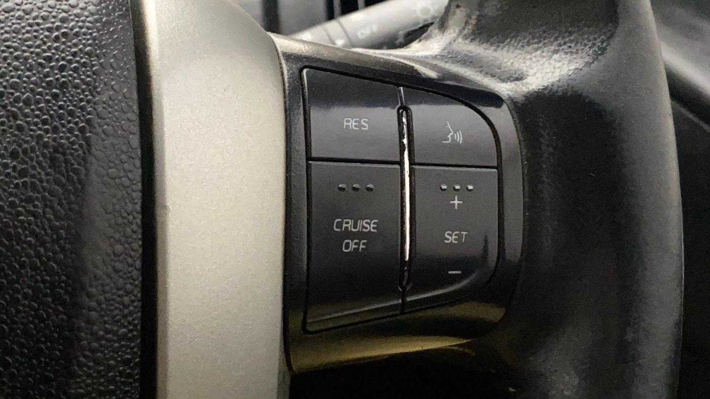 2018 Mahindra XUV500 W10 AT, Diesel, Automatic, 1,00,457 km, Adaptive Cruise Control