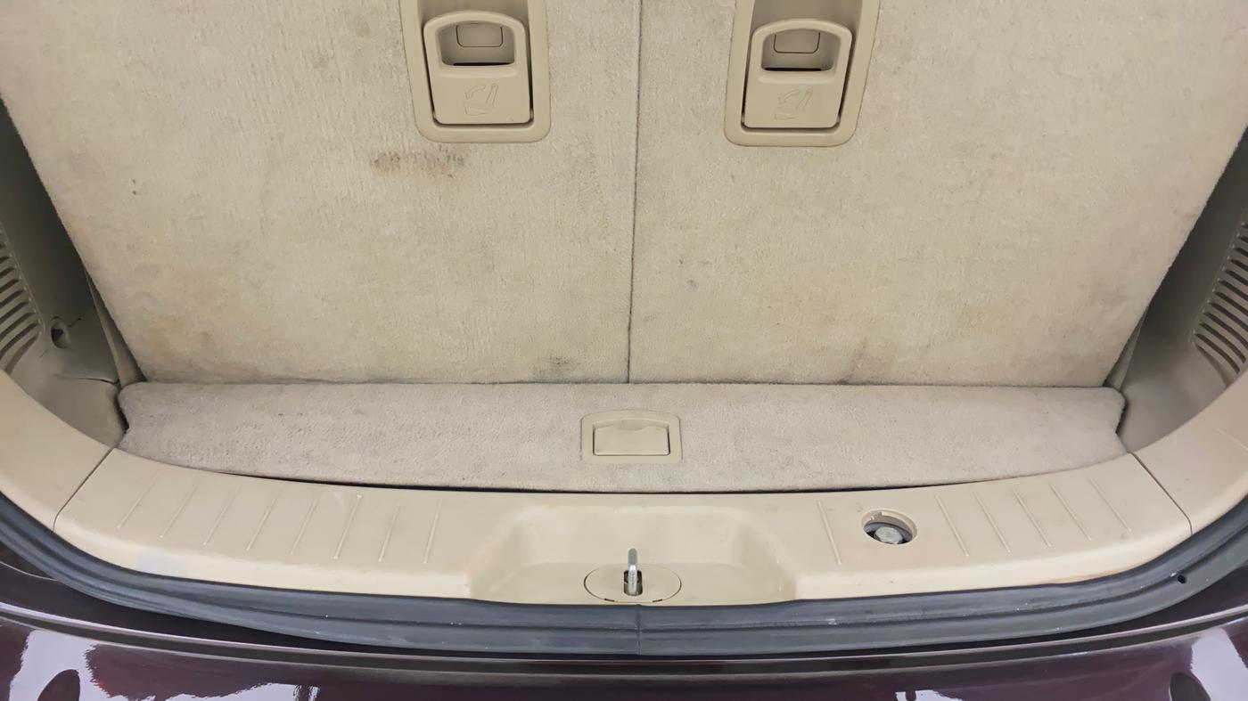2018 Mahindra XUV500 W10 AT, Diesel, Automatic, 1,00,457 km, Boot Inside