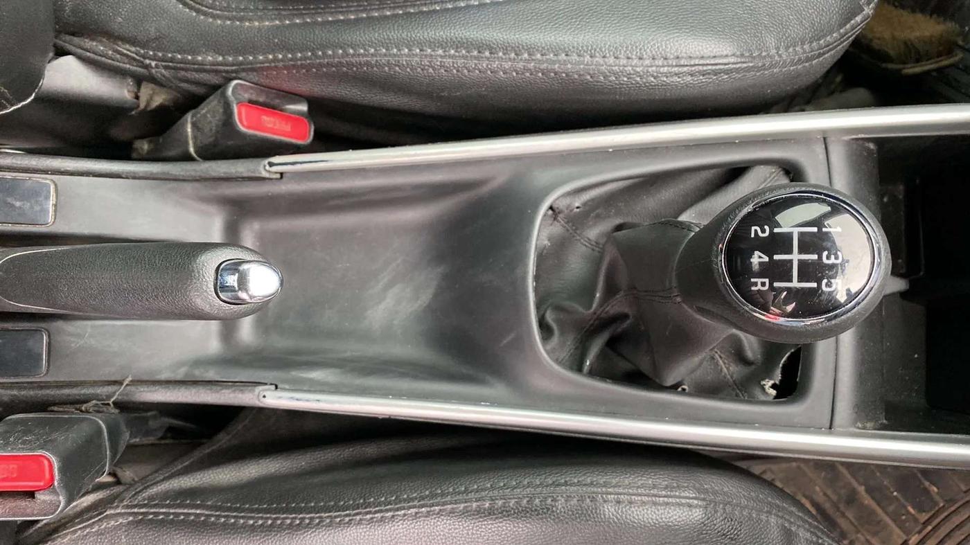 2017 Maruti Baleno ALPHA PETROL 1.2, Petrol, Manual, 31,759 km, Gear Lever